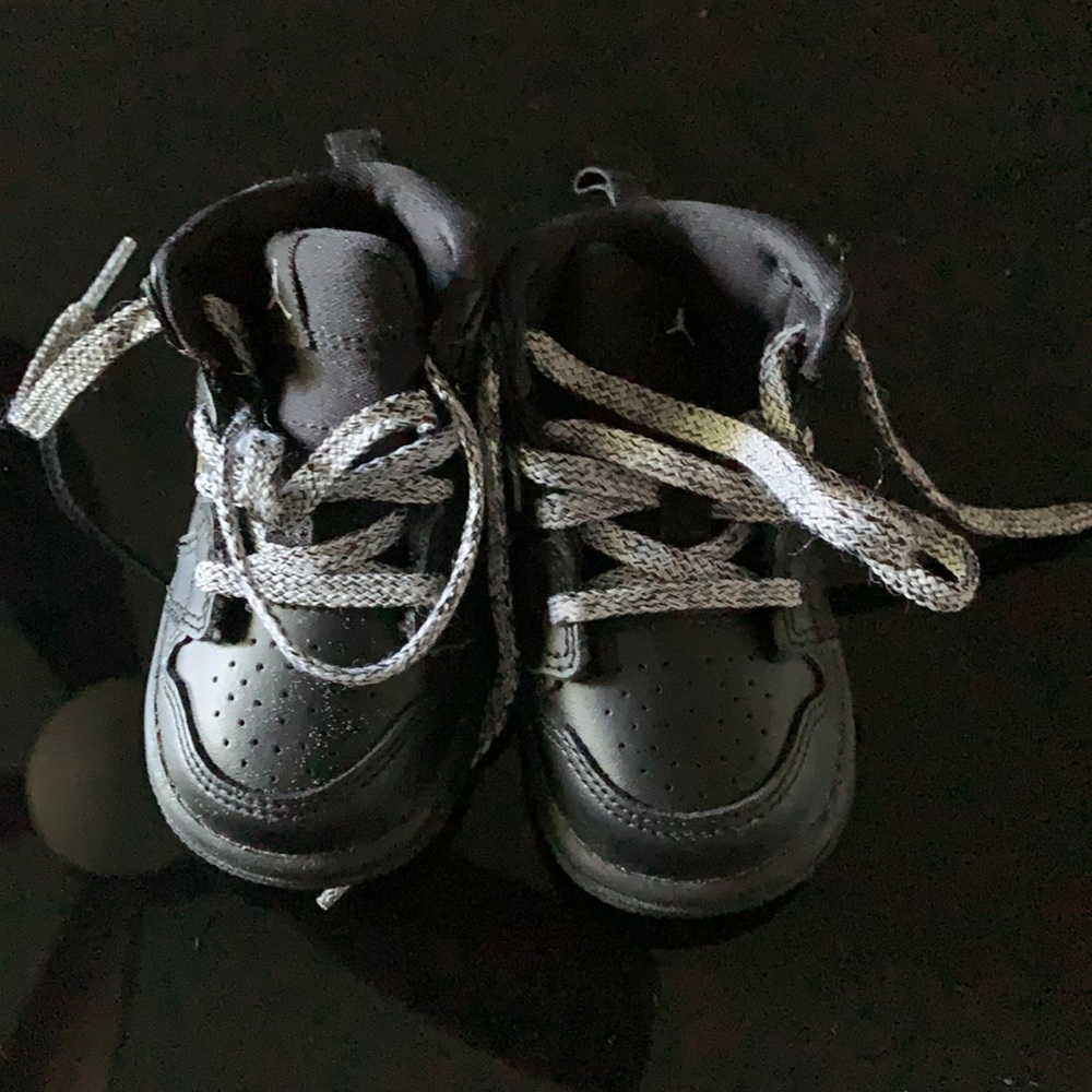 Air Jordan one toddler barely worn